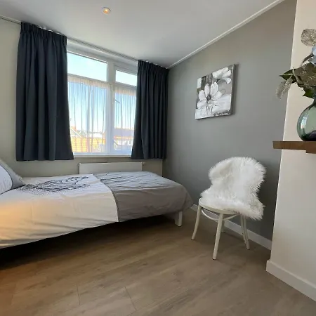 Spacious Holiday Home Within Walking Distance Of The North Sea Beach In De Koog De Koog  Exterior photo