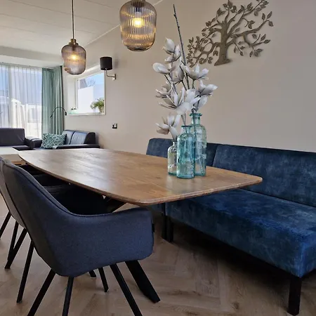 Spacious Holiday Home Within Walking Distance Of The North Sea Beach In De Koog De Koog  Exterior photo