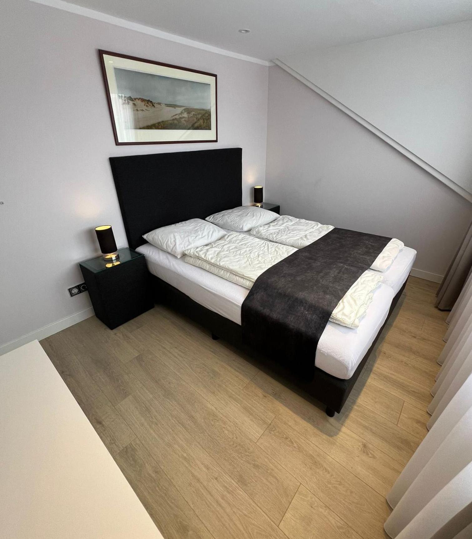 Holiday home Spacious Within Walking Distance Of The North Sea In De Koog *