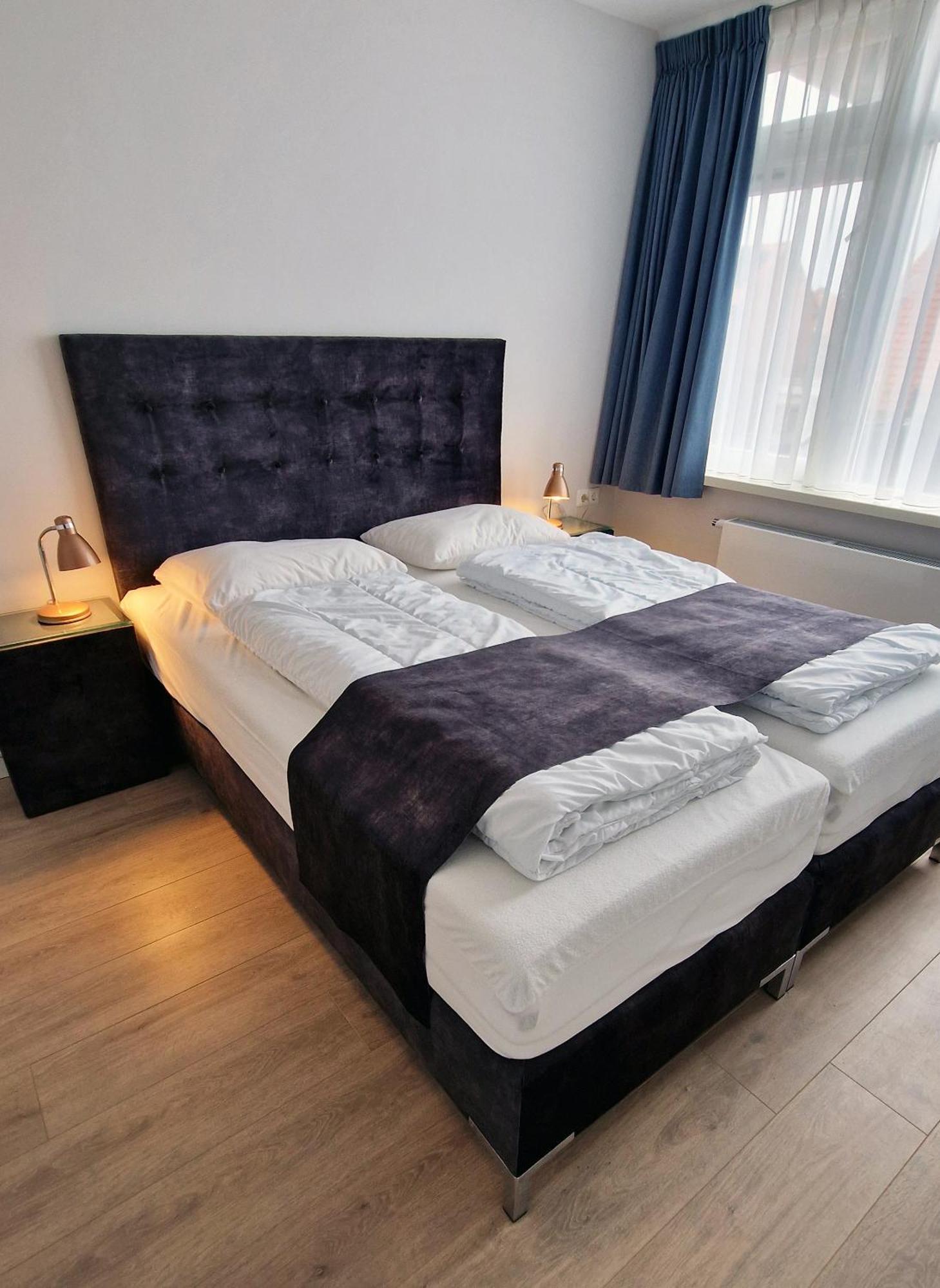 Spacious Within Walking Distance Of The North Sea In De Koog Holiday home De Koog (Texel)