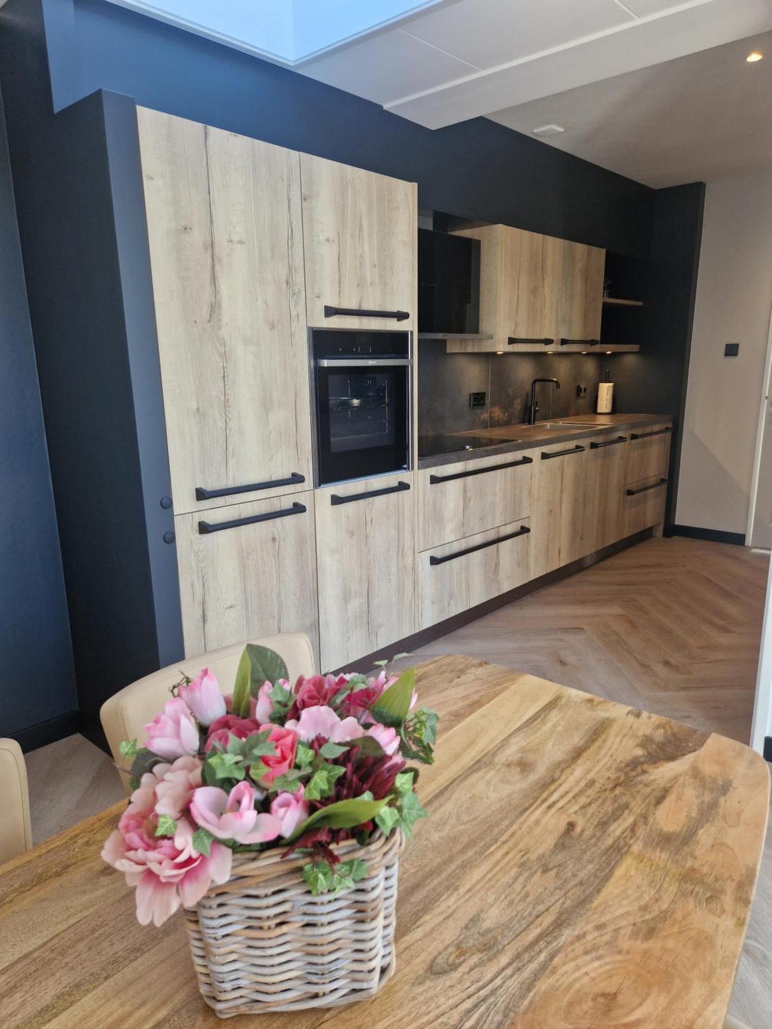 Spacious Within Walking Distance Of The North Sea In De Koog Holiday home De Koog (Texel)